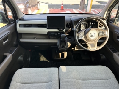 N-WGN(ホンダ)中古車 後席から見た前席