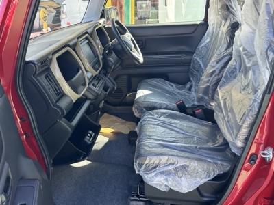 ハスラー(スズキ)届出済未使用車 前席内装
