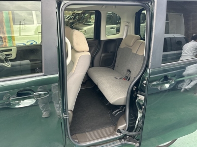 N-BOX(ホンダ)中古車 後席内装