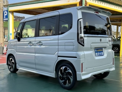 新型スペーシアカスタム(スズキ)届出済未使用車 後方