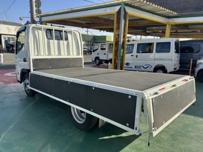 キャンター(三菱)登録済未使用車 内外装写真他２