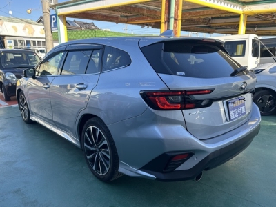レヴォーグ(スバル)中古車 後方