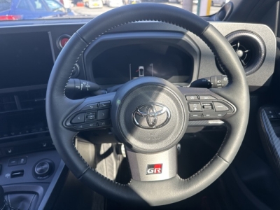GRヤリス(トヨタ)中古車 内外装写真