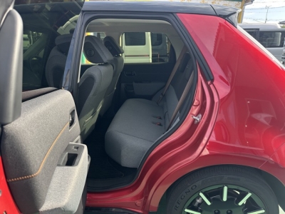 HONDA e(ホンダ)中古車 後席内装