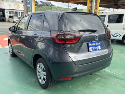 フィット(ホンダ)ディーラ-試乗車 後方
