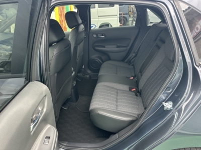 フィット(ホンダ)ディーラ-試乗車 後席内装