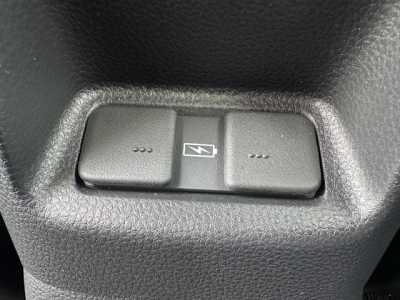 フィット(ホンダ)ディーラ-試乗車 内外装写真他