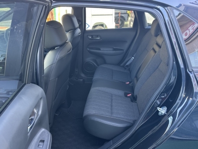 フィット(ホンダ)中古車 後席内装