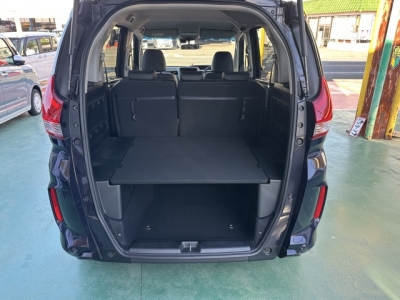 フリード＋(ホンダ)ディーラ-試乗車 内外装写真他２