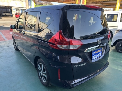 フリード＋(ホンダ)ディーラ-試乗車 後方