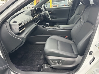 クラウンスポーツ(トヨタ)中古車 前席内装