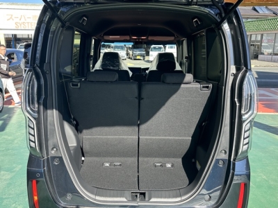 N-BOXカスタム(ホンダ)中古車 内外装写真他２