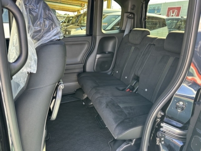 N-BOXカスタム(ホンダ)中古車 後席内装
