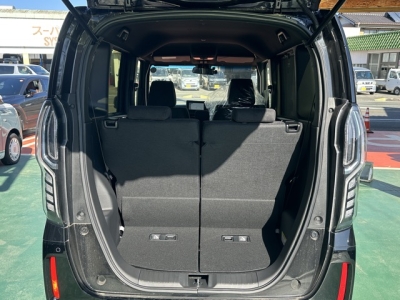 N-BOXカスタム(ホンダ)中古車 内外装写真他２