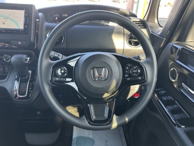 N-BOXカスタム(ホンダ)中古車 内外装写真