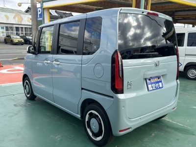 新型N-BOX(ホンダ)届出済未使用車 後方