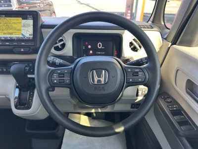 新型N-BOX(ホンダ)届出済未使用車 内外装写真