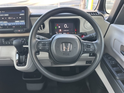 新型N-BOX(ホンダ)届出済未使用車 内外装写真