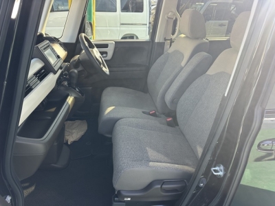N-BOX(ホンダ)中古車 前席内装