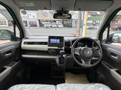 N-WGN(ホンダ)中古車 後席から見た前席