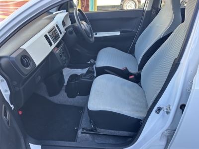 アルト(スズキ)中古車 前席内装