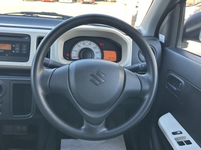 アルト(スズキ)中古車 後席から見た前席