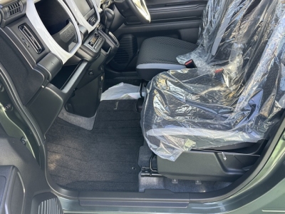 フレアクロスオーバー(マツダ)中古車 前席内装