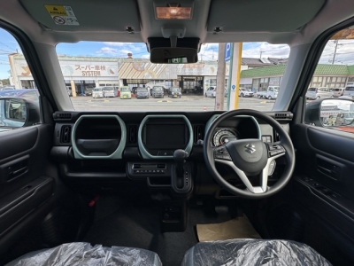 ハスラー(スズキ)届出済未使用車 後席から見た前席