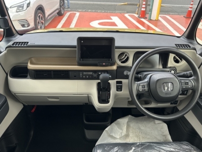 新型N-BOX(ホンダ)届出済未使用車 内外装写真