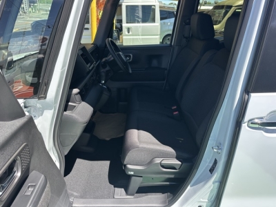 新型N-BOX(ホンダ)届出済未使用車 前席内装