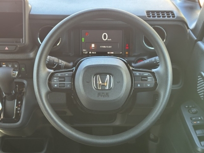 新型N-BOX(ホンダ)届出済未使用車 内外装写真