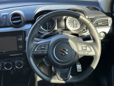 スイフト(スズキ)中古車 内外装写真