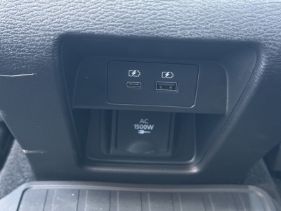 アウトランダーPHEV(三菱)中古車 内外装写真他