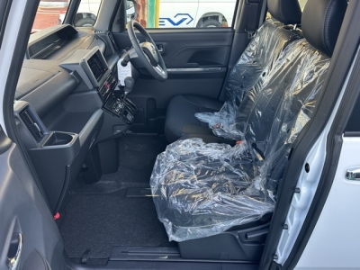 タントカスタム(ダイハツ)届出済未使用車 前席内装