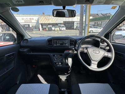 ミライースのOEM(ダイハツ)中古車 後席から見た前席