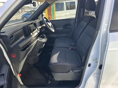 サクラ(ニッサン)中古車 前席内装