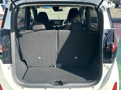 サクラ(ニッサン)中古車 内外装写真他