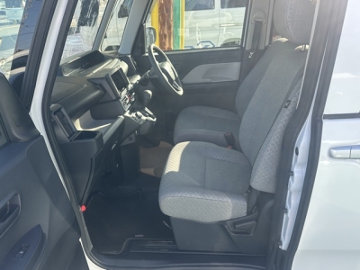 シフォン(スバル)中古車 前席内装