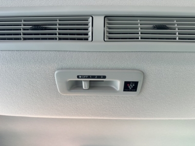 ルークス(ニッサン)中古車 後席から見た前席