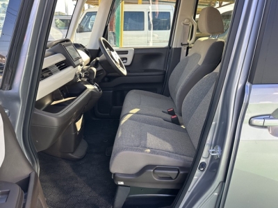 N-BOX(ホンダ)中古車 前席内装