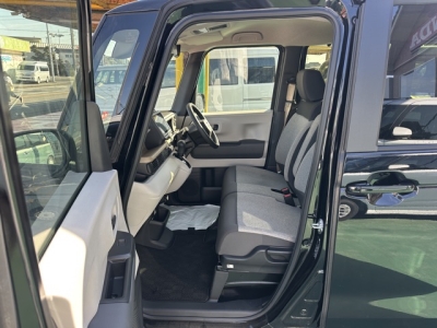 新型N-BOX(ホンダ)レンタＵＰ 前席内装