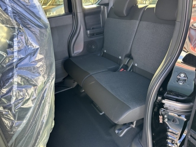 新型N-BOX(ホンダ)届出済未使用車 後席内装