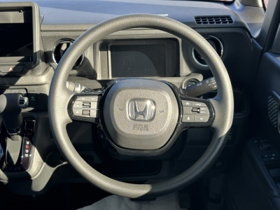 新型N-BOX(ホンダ)届出済未使用車 内外装写真