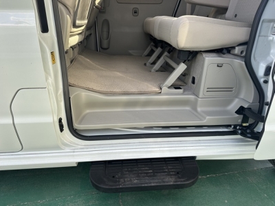 エブリイワゴンのＯＥＭ(スズキ)中古車 後席から見た前席