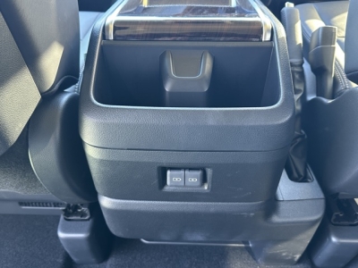 グランエース(トヨタ)中古車 内外装写真他２