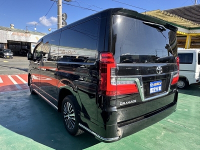 グランエース(トヨタ)中古車 後方