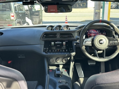 フェアレディZ(ニッサン)中古車 内外装写真