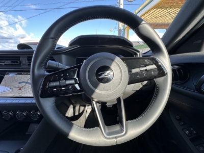 フェアレディZ(ニッサン)中古車 後席から見た前席