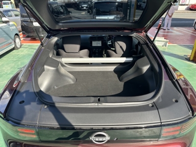 フェアレディZ(ニッサン)中古車 内外装写真