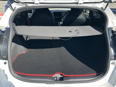 GRヤリス(トヨタ)中古車 内外装写真他